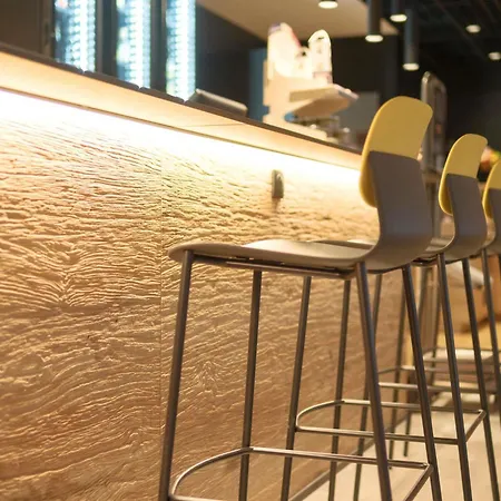 ホテル Ibis Strasbourg Sud La Vigie 3*